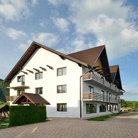 Готель Vila Mogan Моєчу-де-Жос Екстер'єр фото